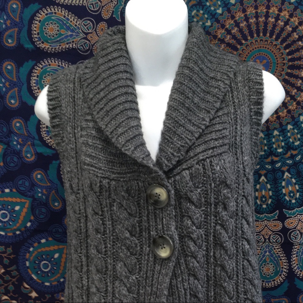SALE!!! Eddie Bauer Gray Two-Button Cable Sweater Vest, Sz. Small - Picture 3 of 16